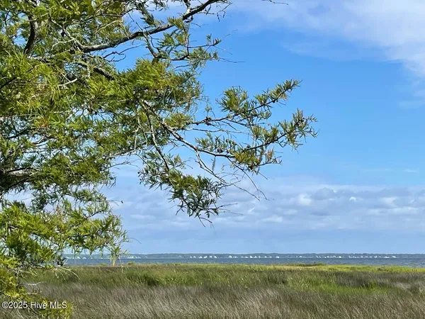 $130,000 | 239 Garbacon Drive, Beaufort, NC 28516