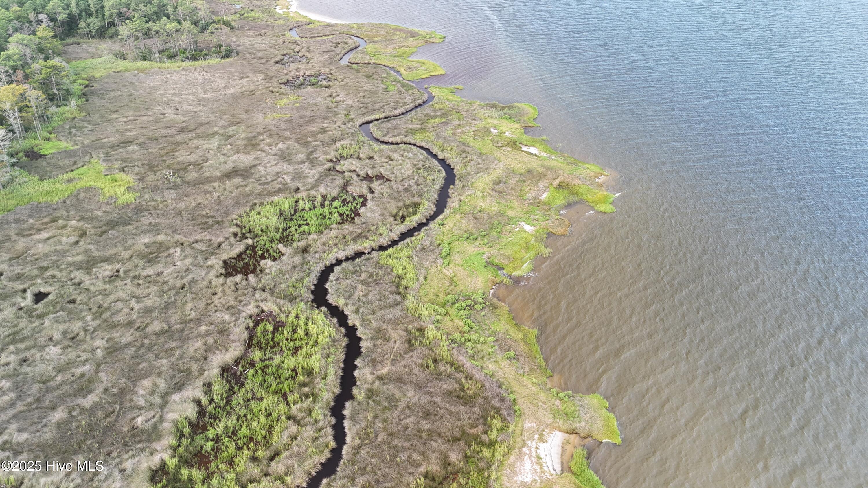 239 Garbacon Drive Beaufort, NC 28516 - Photo 12 of 33 DJI_20250805092958_0340_D