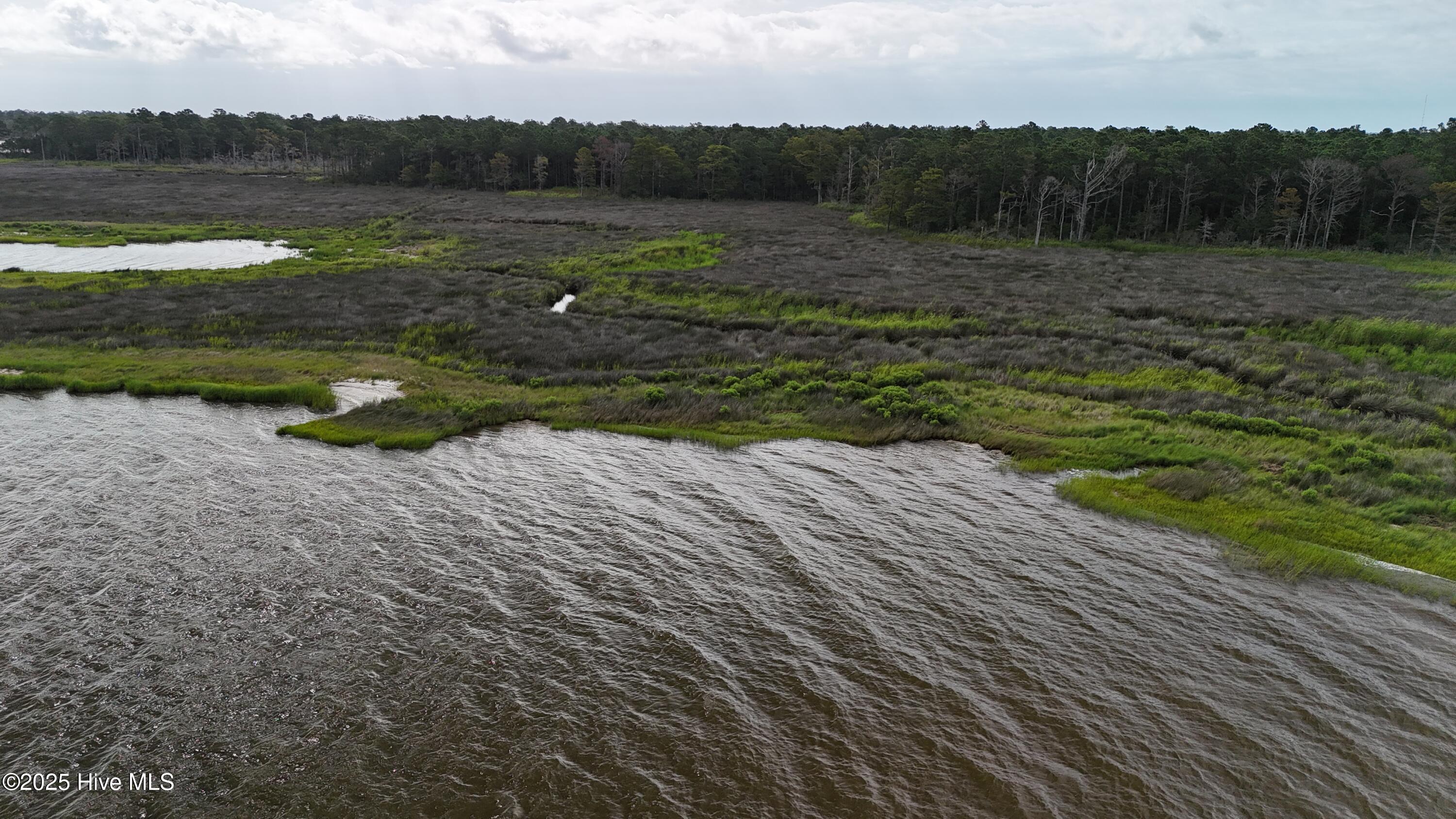 239 Garbacon Drive Beaufort, NC 28516 - Photo 17 of 33 DJI_20250805092308_0322_D