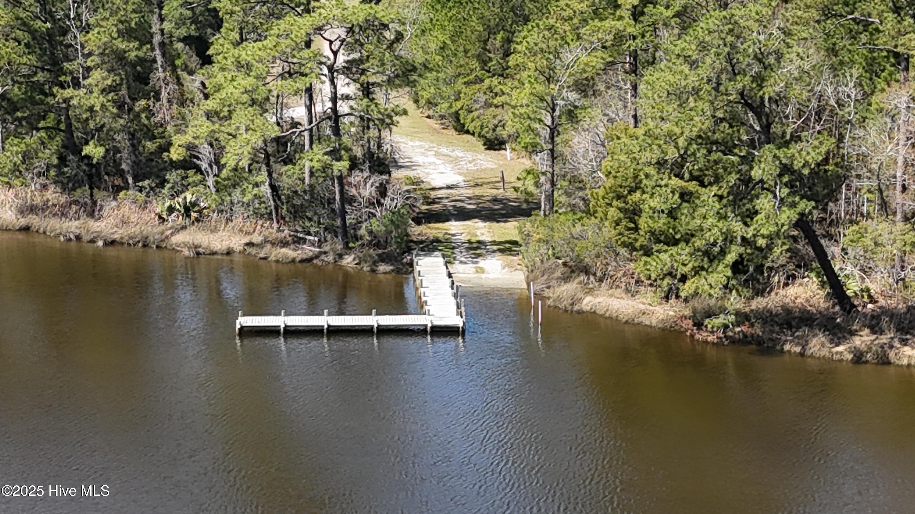 239 Garbacon Drive Beaufort, NC 28516 - Photo 26 of 33 DJI_20240315124609_0102_D