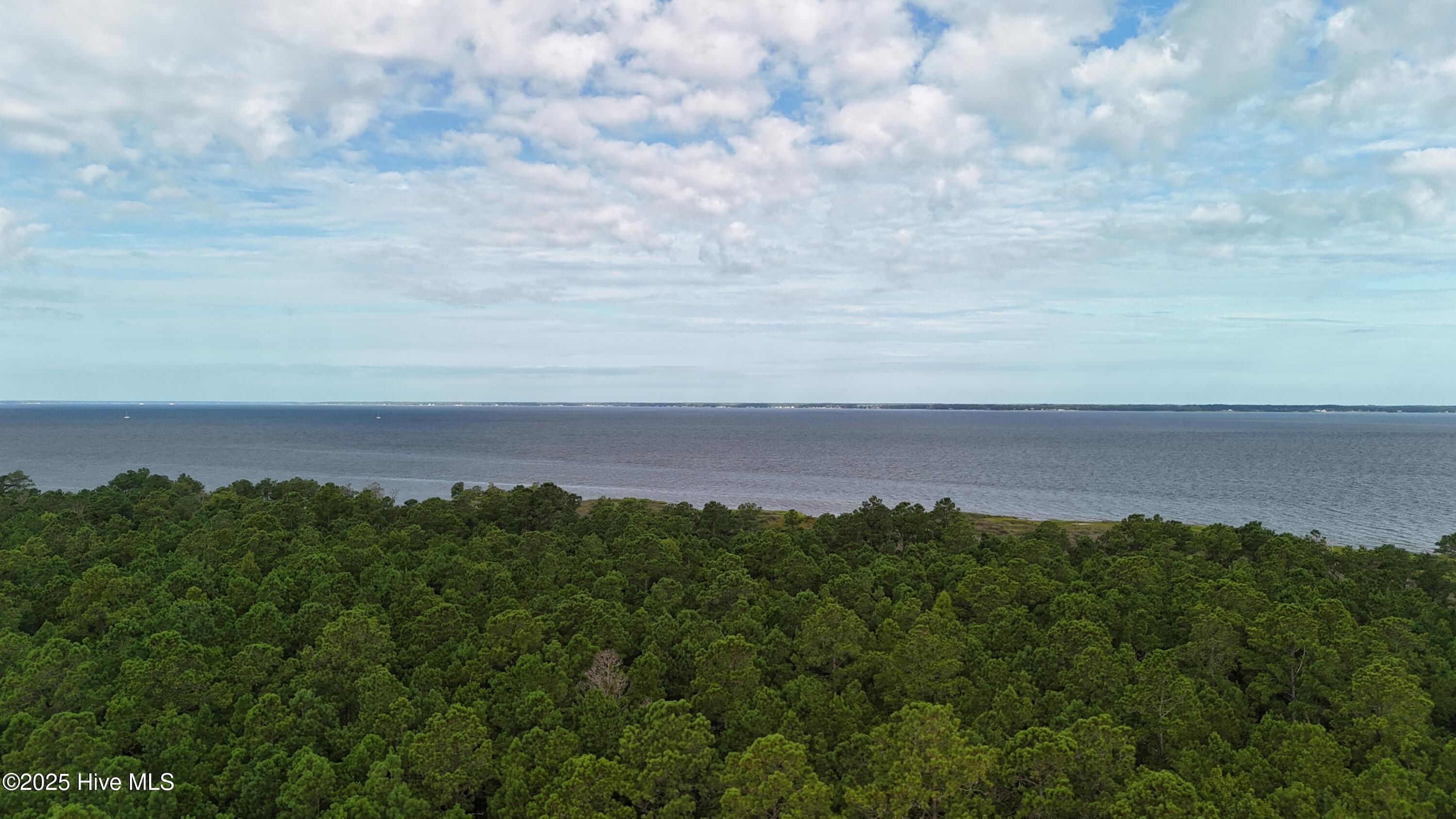 239 Garbacon Drive Beaufort, NC 28516 - Photo 9 of 33 DJI_20250805091949_0311_D