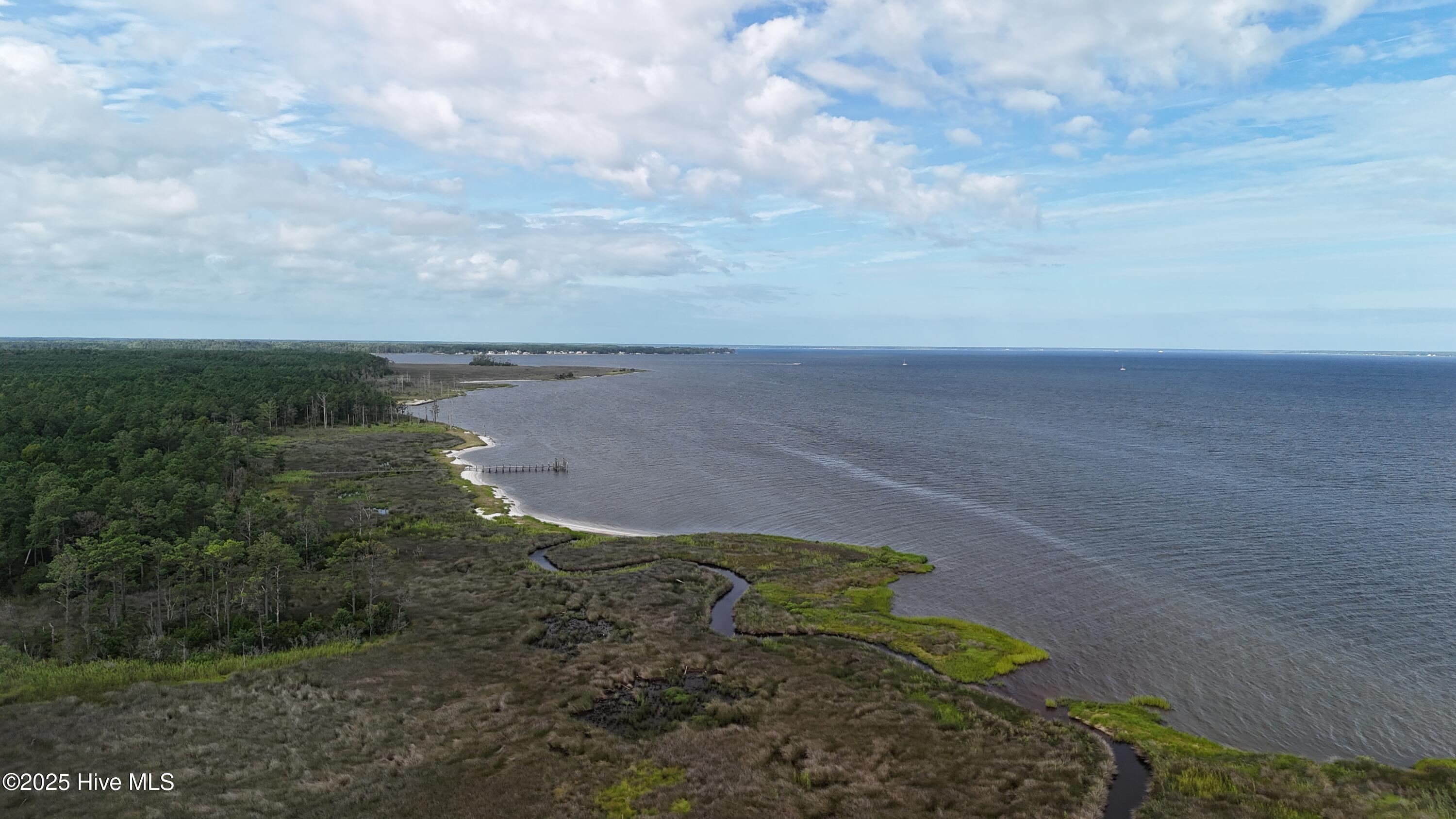 239 Garbacon Drive Beaufort, NC 28516 - Photo 10 of 33 DJI_20250805092138_0318_D
