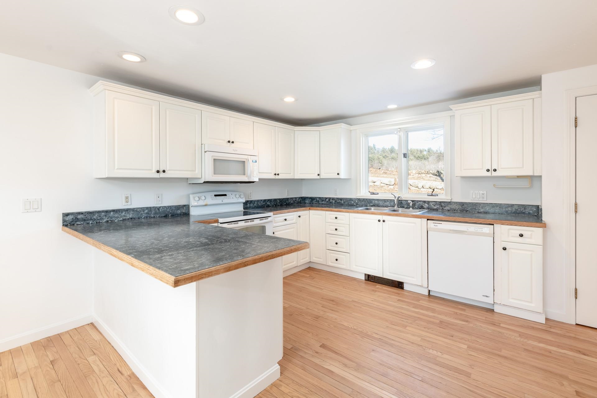 69 Barnard Ridge Road Meredith, NH 03253 - Photo 8 of 40