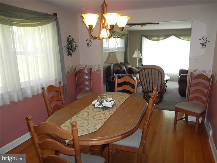 116 Longview Drive Springfield, PA 19064 - Photo 8 of 25 Dining Room