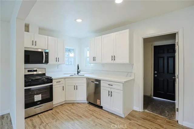 $1,275,000 | 122 North Bewley Street, Santa Ana, CA 92703