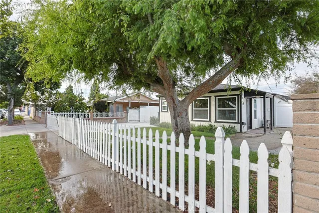 $1,275,000 | 122 North Bewley Street, Santa Ana, CA 92703
