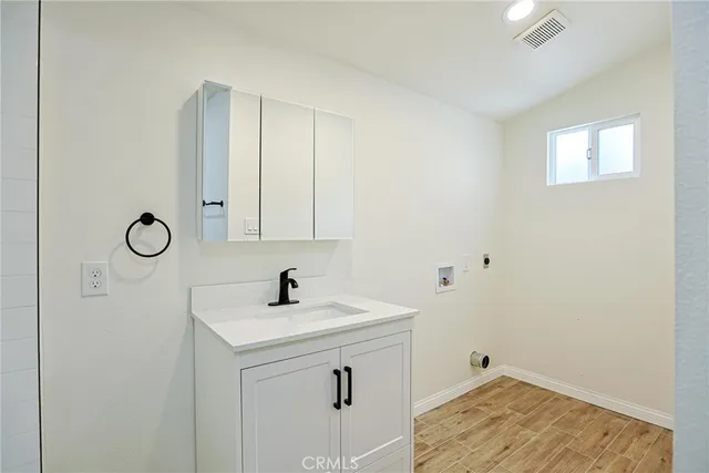 $1,275,000 | 122 North Bewley Street, Santa Ana, CA 92703