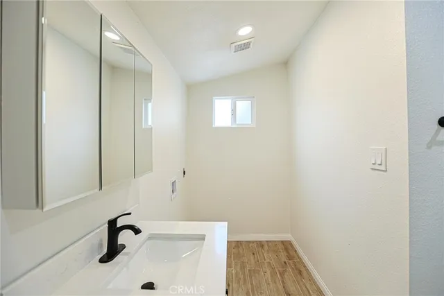 $1,275,000 | 122 North Bewley Street, Santa Ana, CA 92703