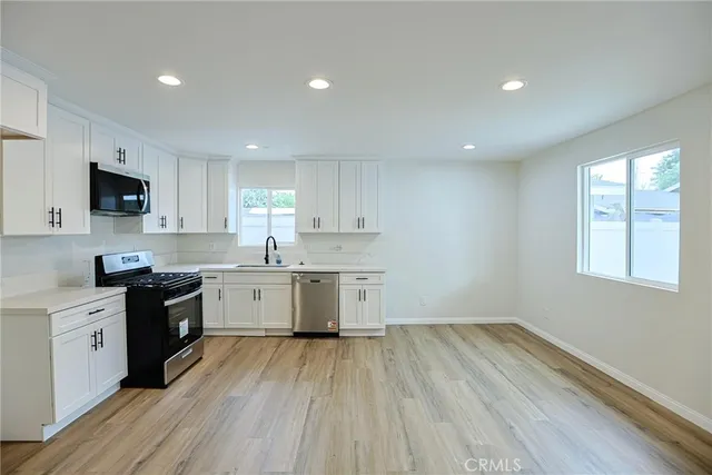 $1,275,000 | 122 North Bewley Street, Santa Ana, CA 92703