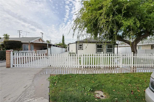 $1,275,000 | 122 North Bewley Street, Santa Ana, CA 92703