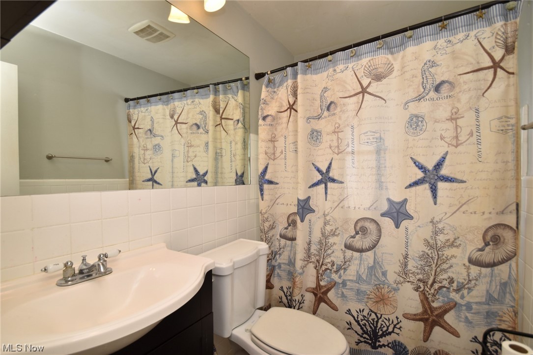 4205 Okalona Road South Euclid, OH 44121 - Photo 12 of 21 Bathroom