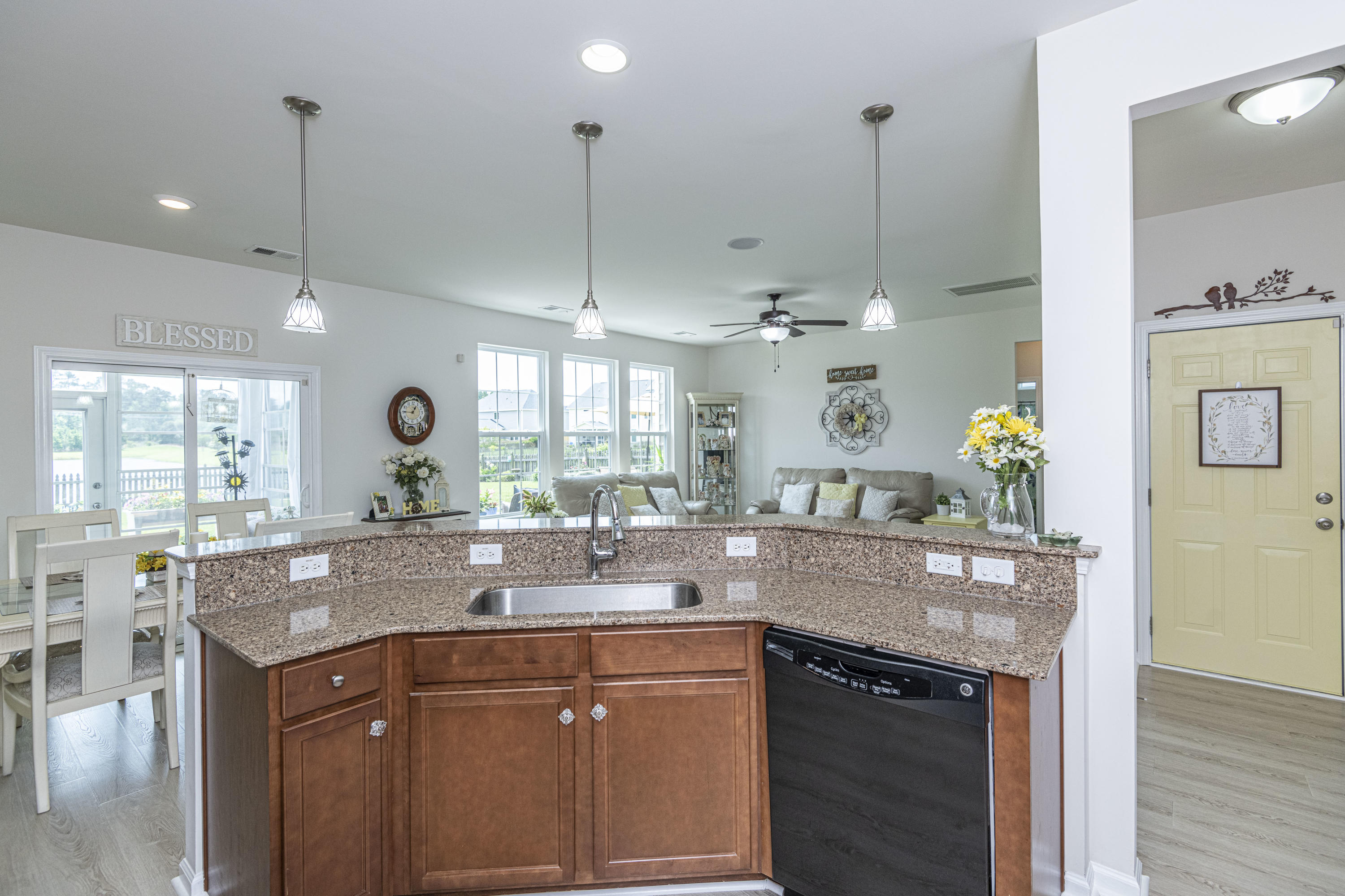 133 Royal Star Road Summerville, SC 29486 - Photo 12 of 61 DSC_5481