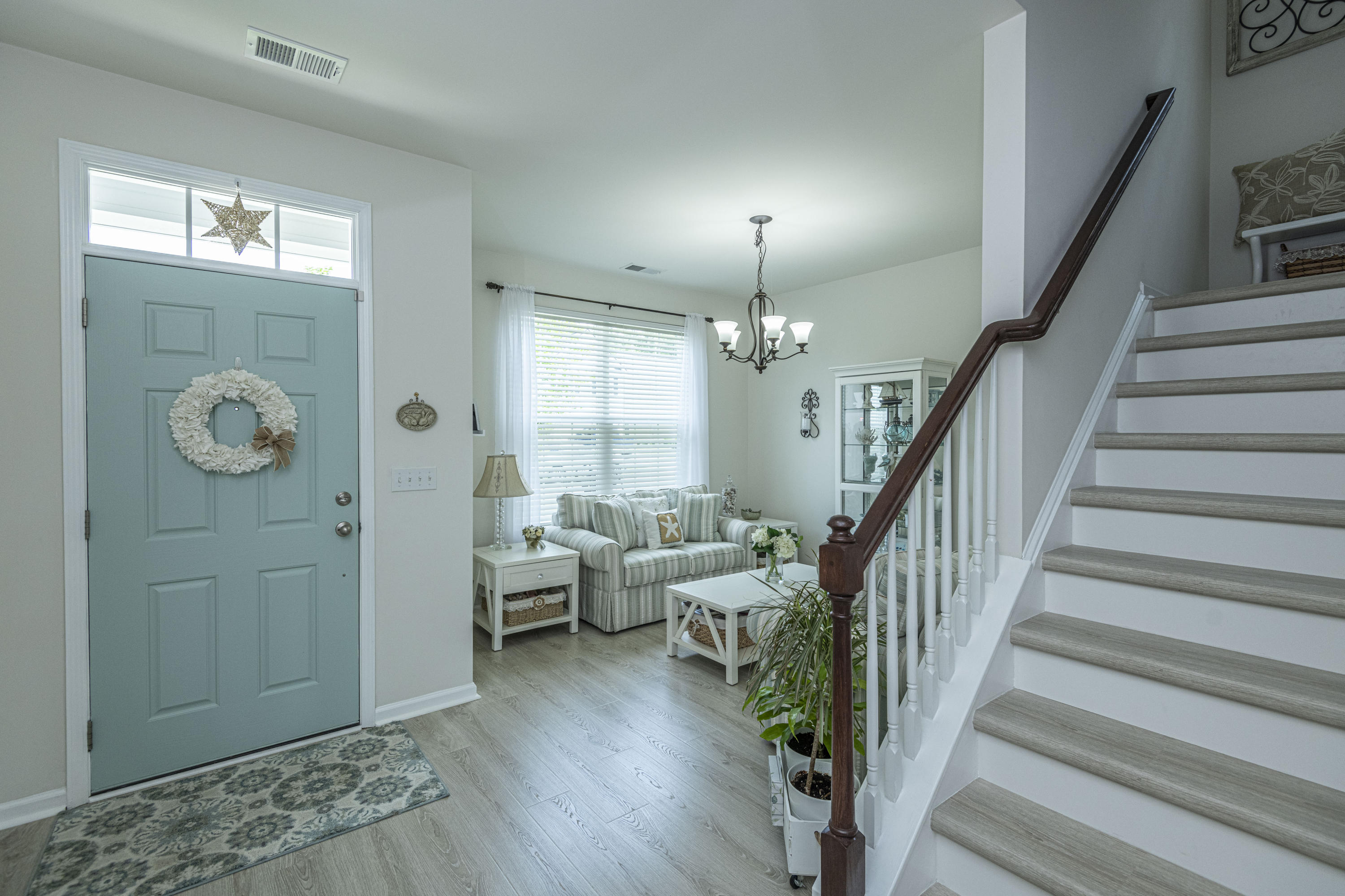 133 Royal Star Road Summerville, SC 29486 - Photo 4 of 61 DSC_5475