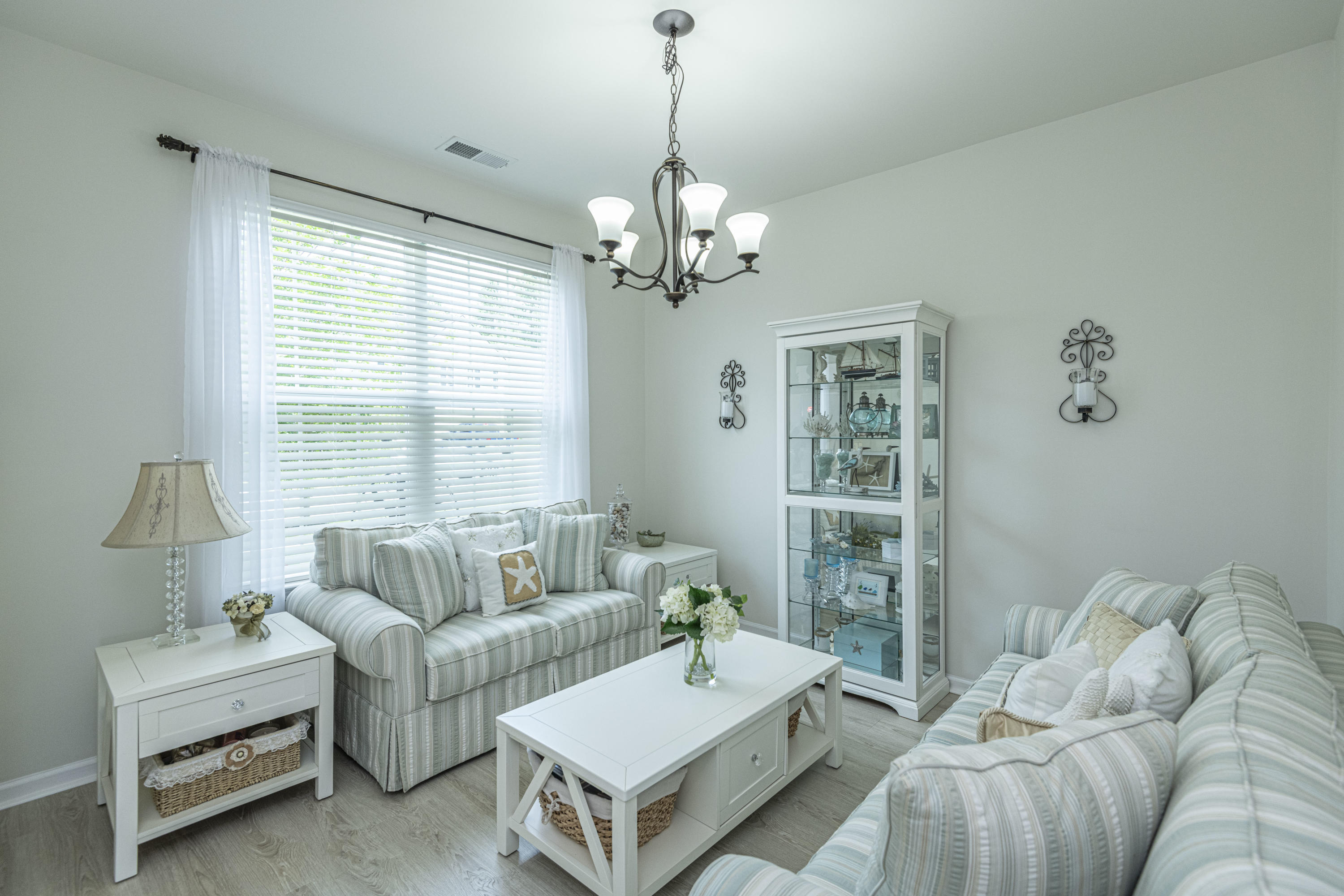 133 Royal Star Road Summerville, SC 29486 - Photo 5 of 61 DSC_5476