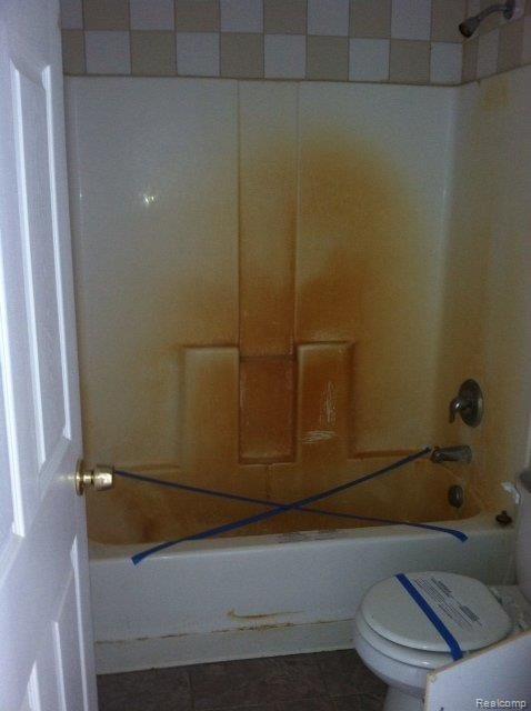 10939 Converse Road Fowlerville, MI 48836 - Photo 7 of 9 full bath main floor.jpg