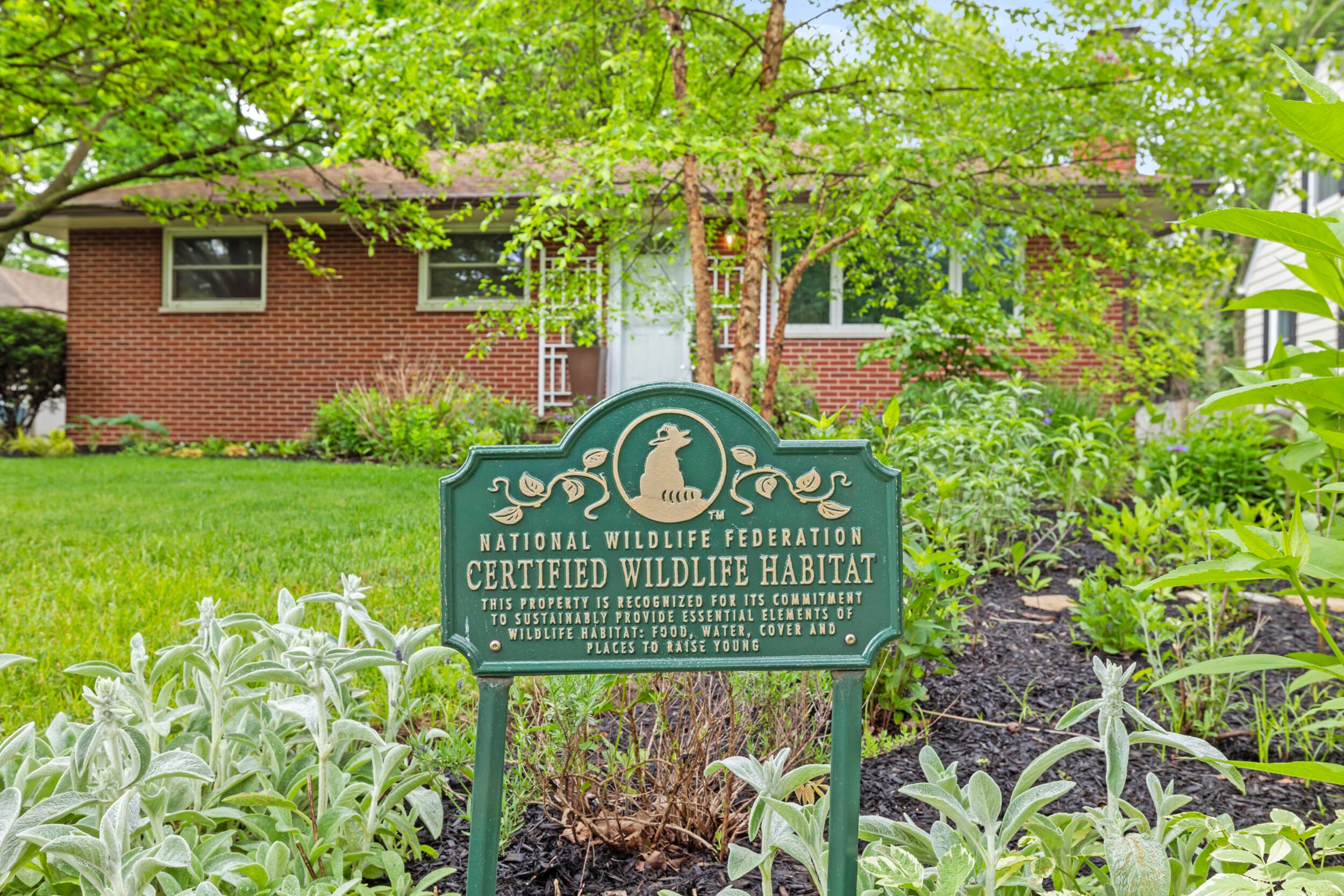 2629 Woodley Road Columbus, OH 43231 - Photo 5 of 32 5_yard sign