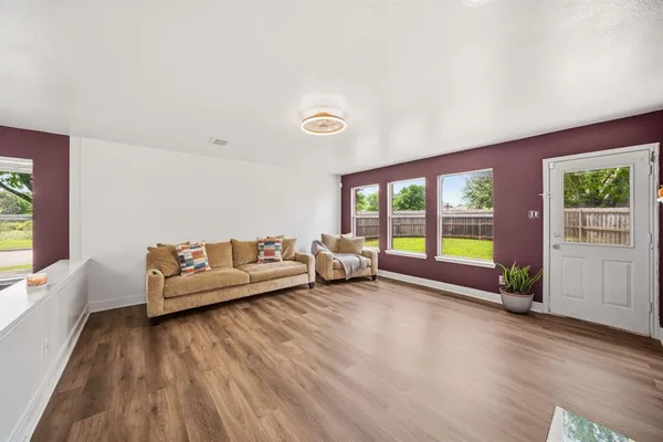 $289,000 | 2929 McCormick Drive, Lancaster, TX 75134