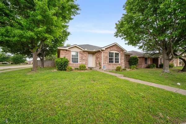 $289,000 | 2929 McCormick Drive, Lancaster, TX 75134