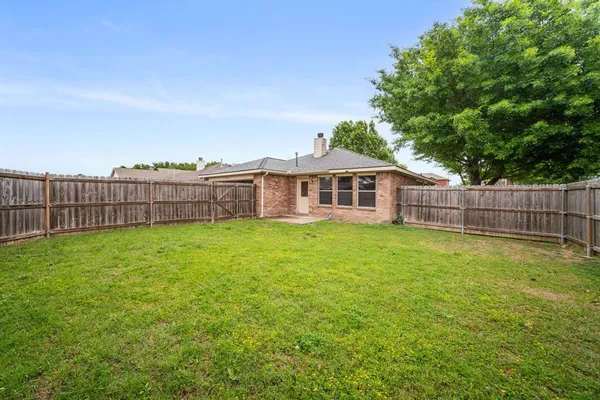 $289,000 | 2929 McCormick Drive, Lancaster, TX 75134