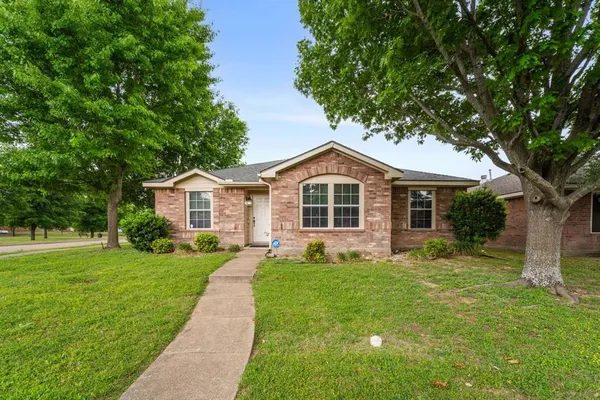 $289,000 | 2929 McCormick Drive, Lancaster, TX 75134