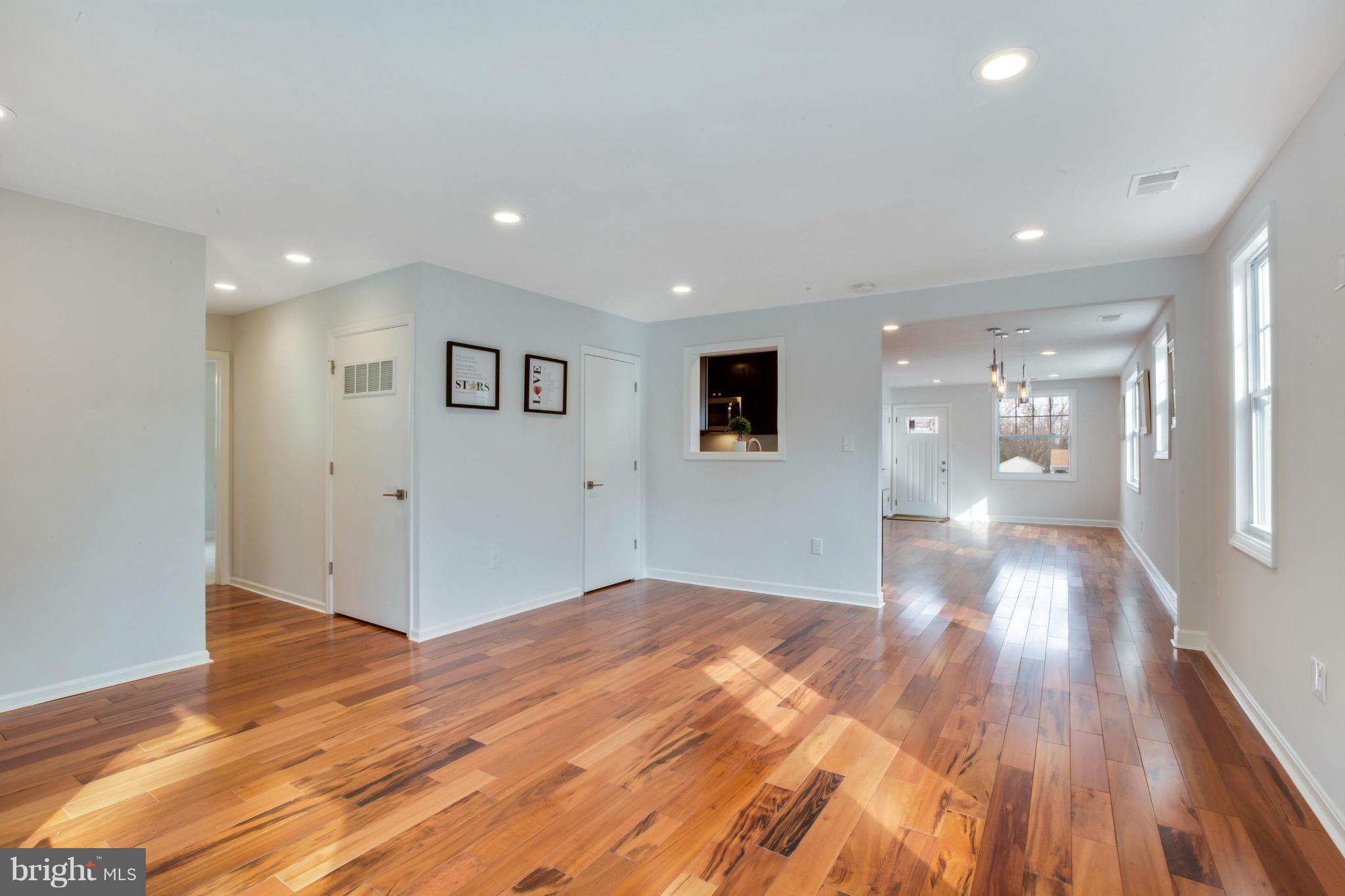 3202 Wayne Road Falls Church, VA 22042 - Photo 11 of 26 Family Room