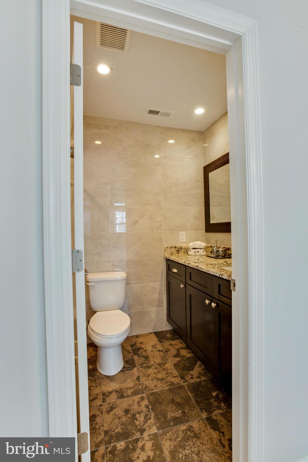 3202 Wayne Road Falls Church, VA 22042 - Photo 15 of 26 Bath (Master)