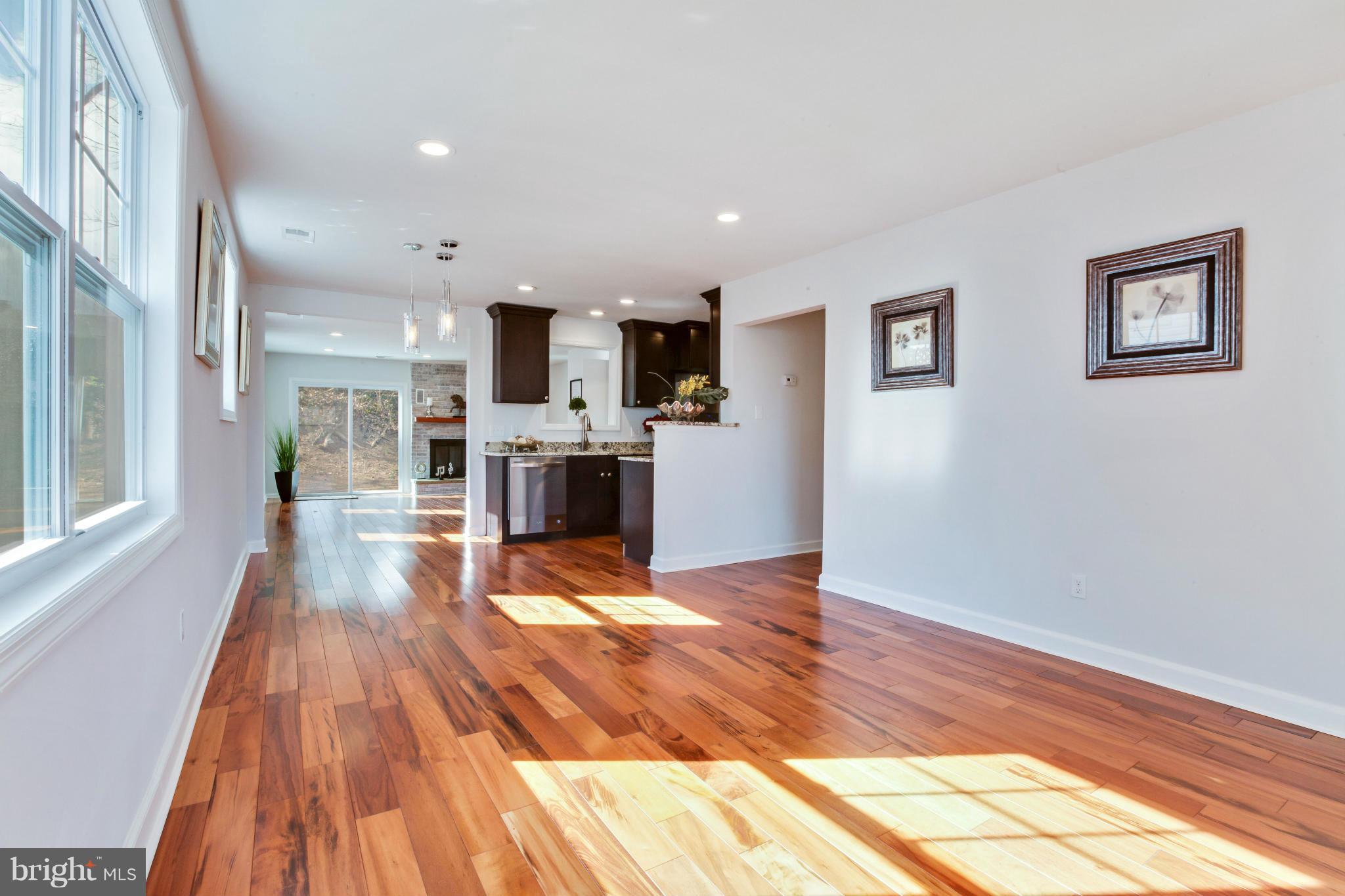 3202 Wayne Road Falls Church, VA 22042 - Photo 3 of 26 Living Room