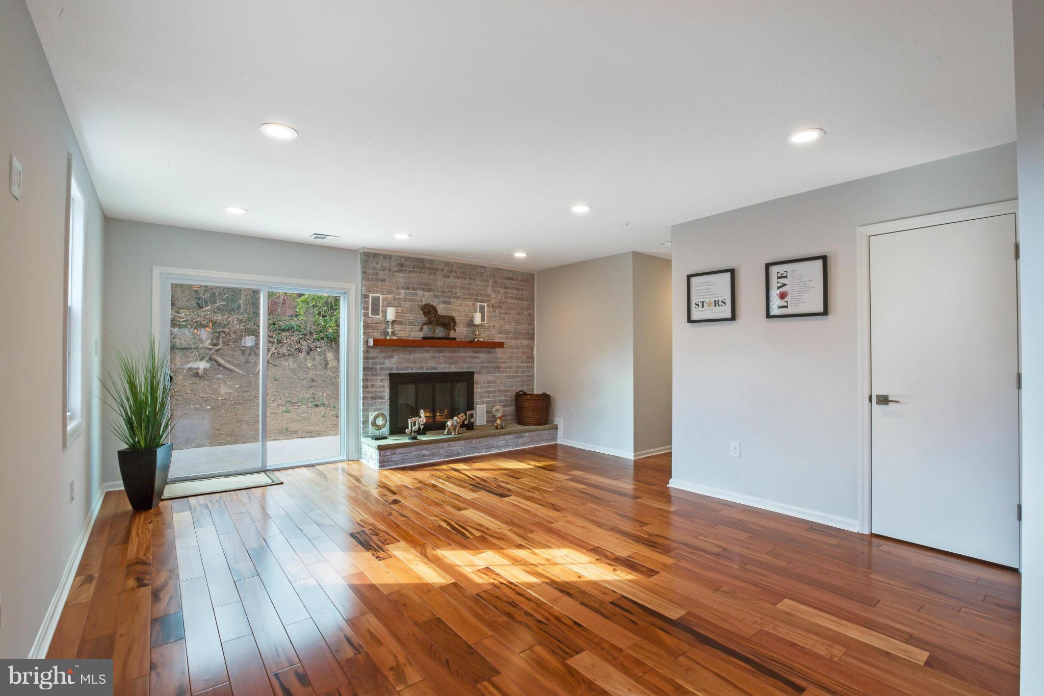 3202 Wayne Road Falls Church, VA 22042 - Photo 9 of 26 Family Room