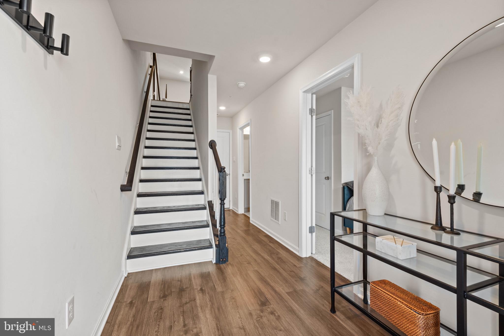 411 Union Street Frederick, MD 21701 - Photo 3 of 44 Entry Way