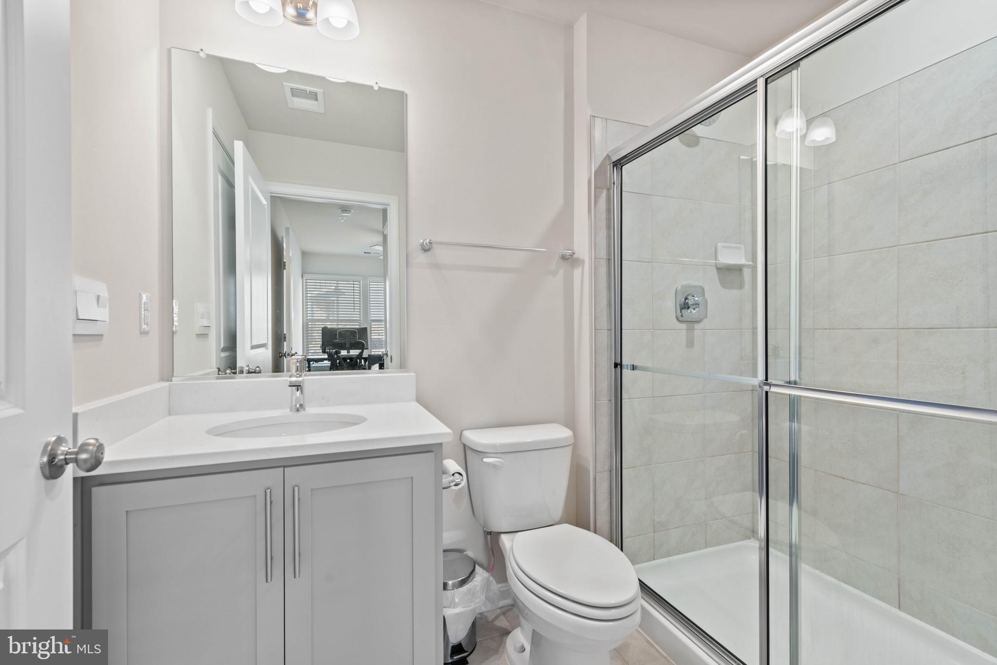 411 Union Street Frederick, MD 21701 - Photo 31 of 44 Bathroom 3