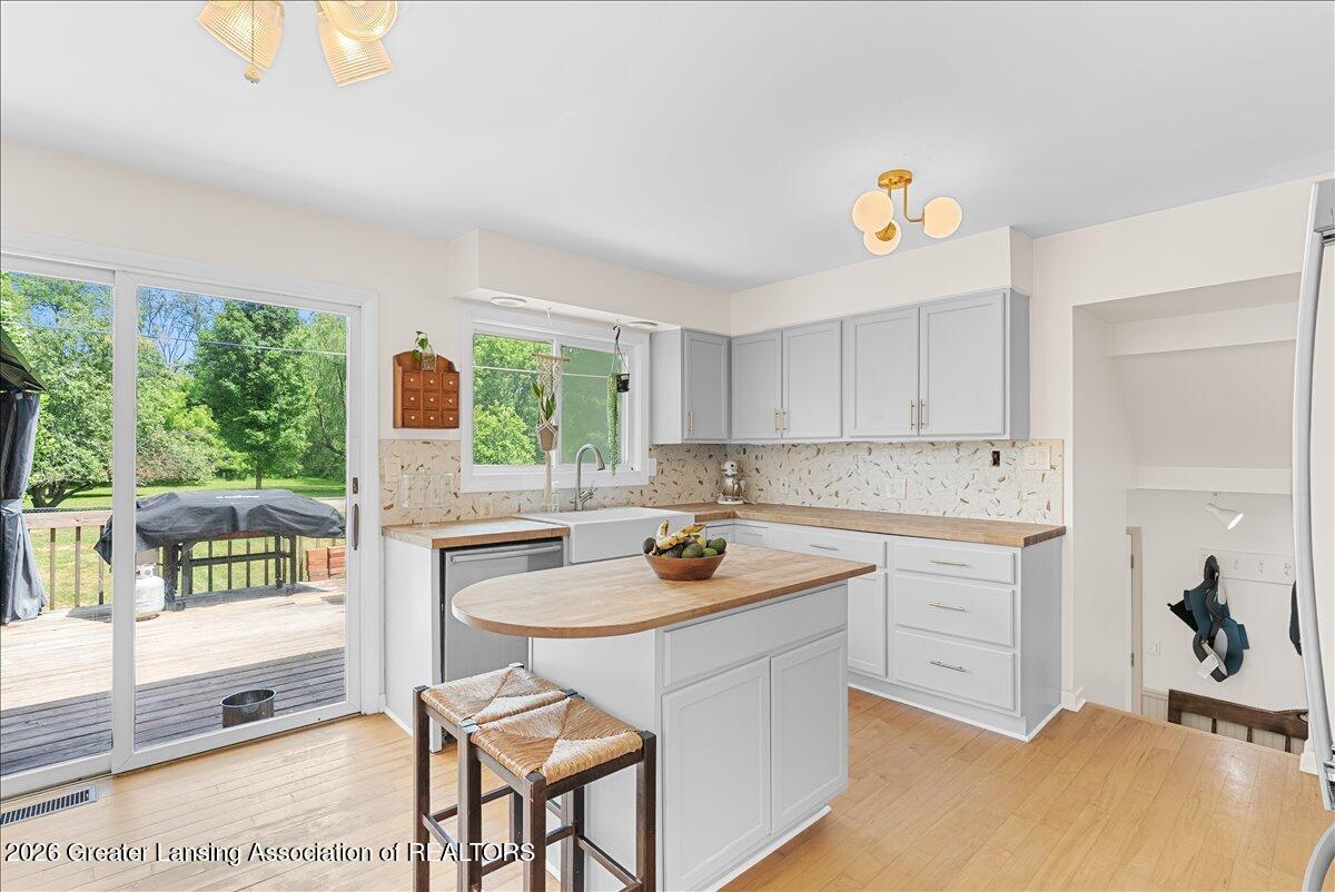 6970 Foster Road Haslett, MI 48840 - Photo 18 of 53 50-Media Jett - 38