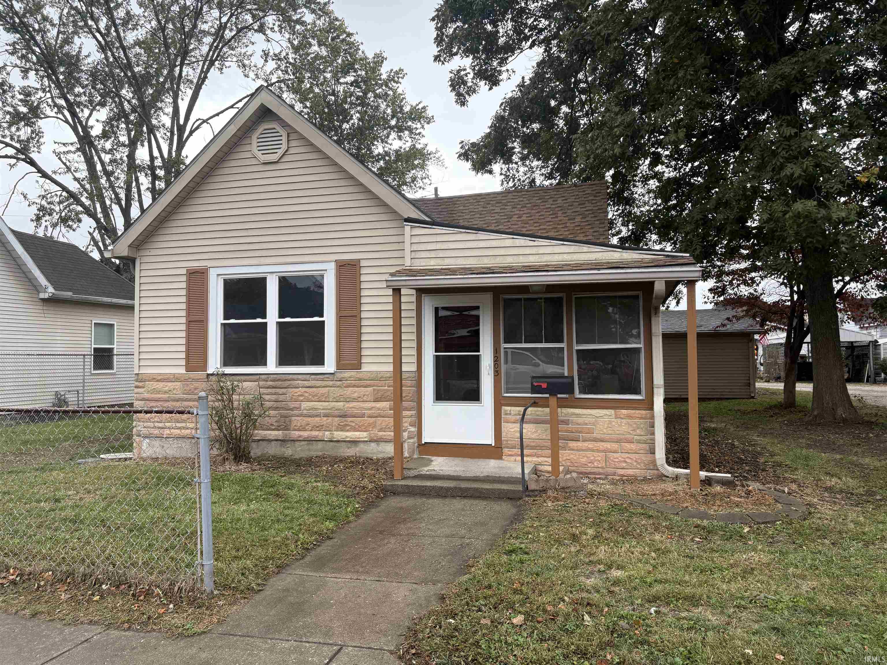 1203 Ritterskamp Avenue Vincennes, IN 47591 - Photo 2 of 27 Gallery Image 2