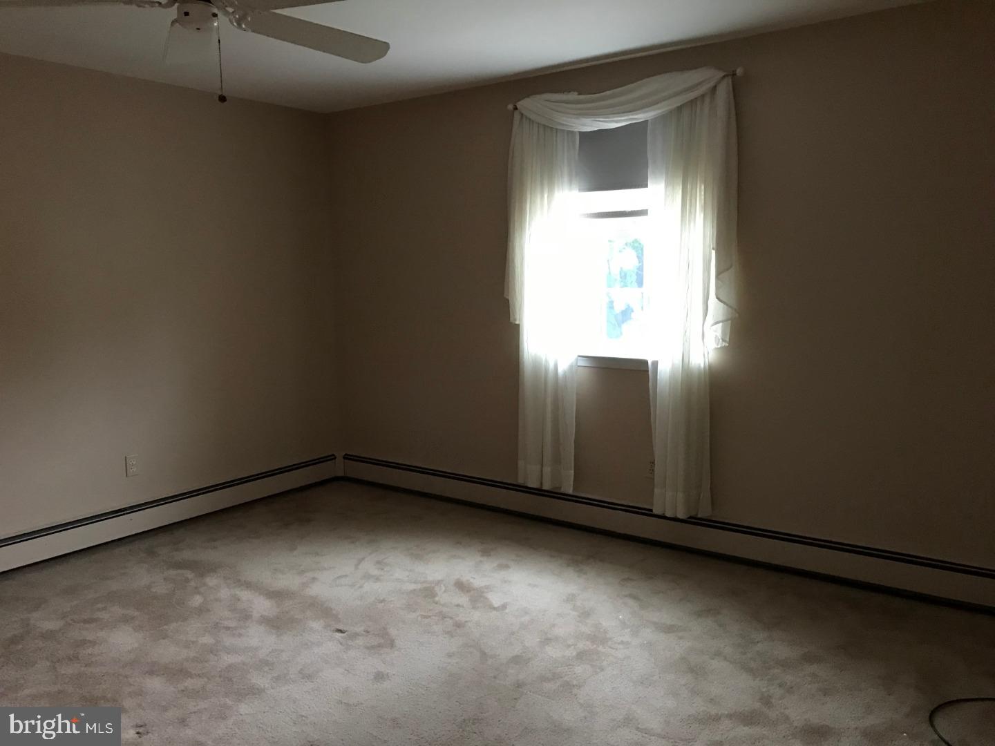 27 Dawn Road Levittown, PA 19056 - Photo 13 of 16 Master Bedroom