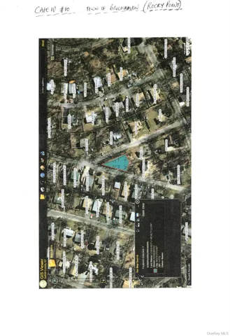 a black and white photo of a room