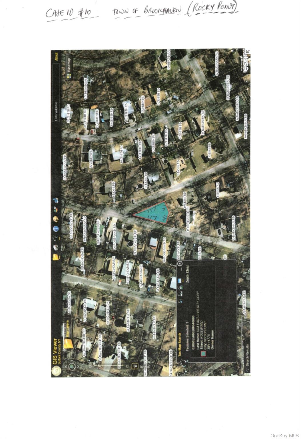 a black and white photo of a room