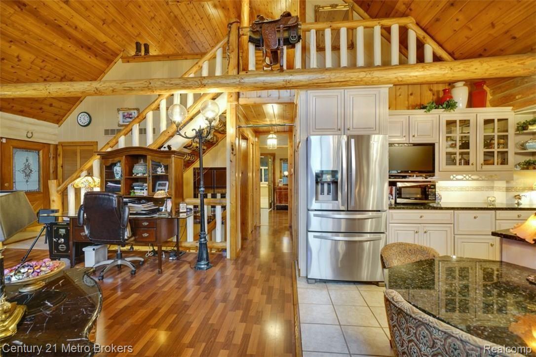 10065 Center Road Fenton, MI 48430 - Photo 14 of 77 dsc09339-dsc09341.jpg