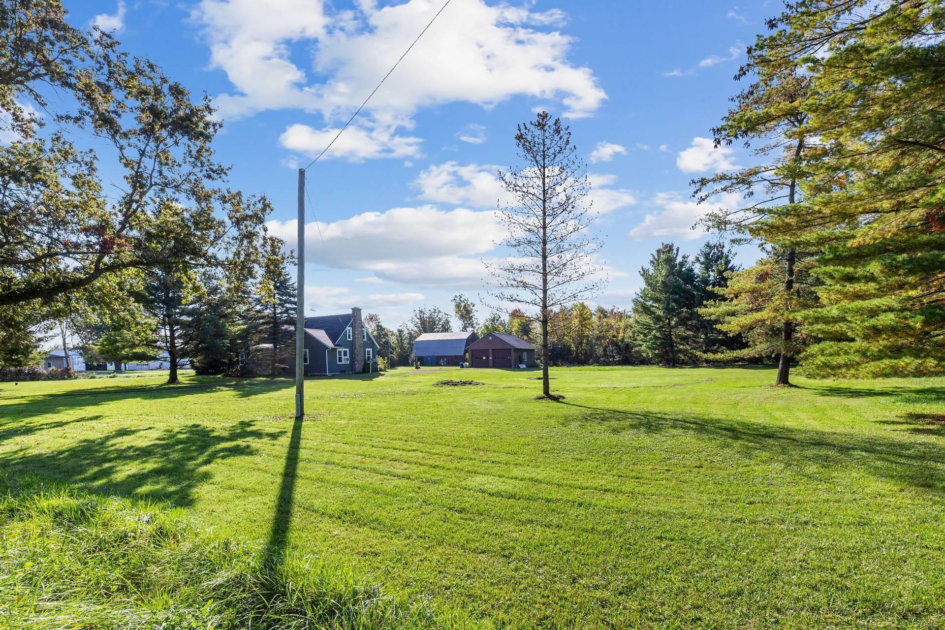 10015 Springborn Road Casco, MI 48064 - Photo 4 of 35 50123692-3.JPG