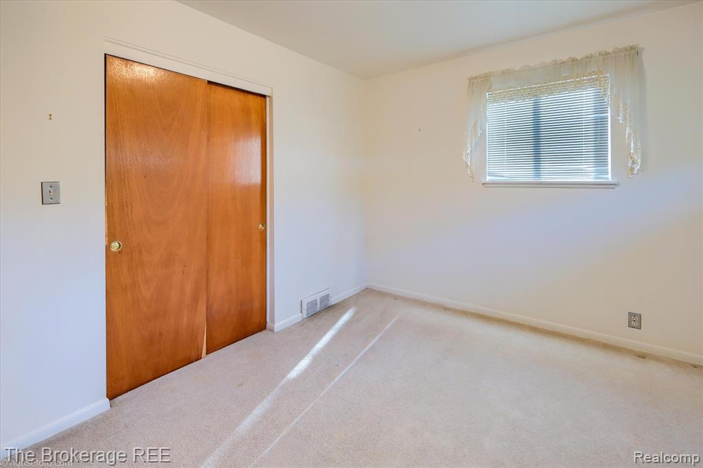 2822 Epsilon Trail Flint, MI 48506 - Photo 22 of 35