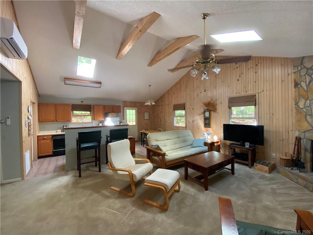 265 Pine Tree Road Spruce Pine, NC 28777 - Photo 9 of 19 Gallery Image 9
