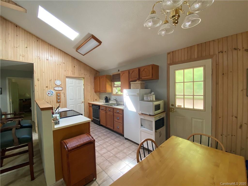 265 Pine Tree Road Spruce Pine, NC 28777 - Photo 10 of 19 Gallery Image 10
