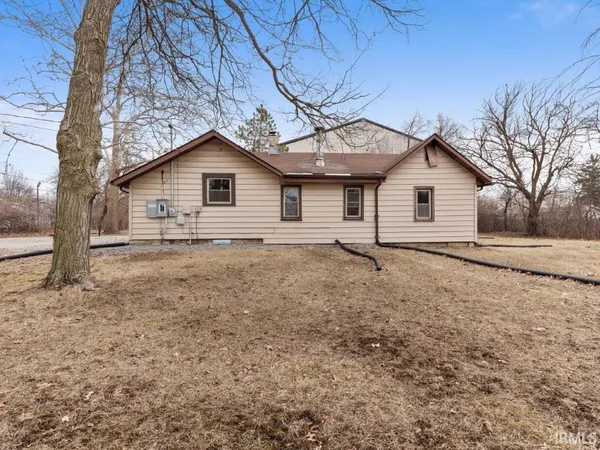 $499,000 | 2818 1/2 Reed Road, Fort Wayne, IN 46815