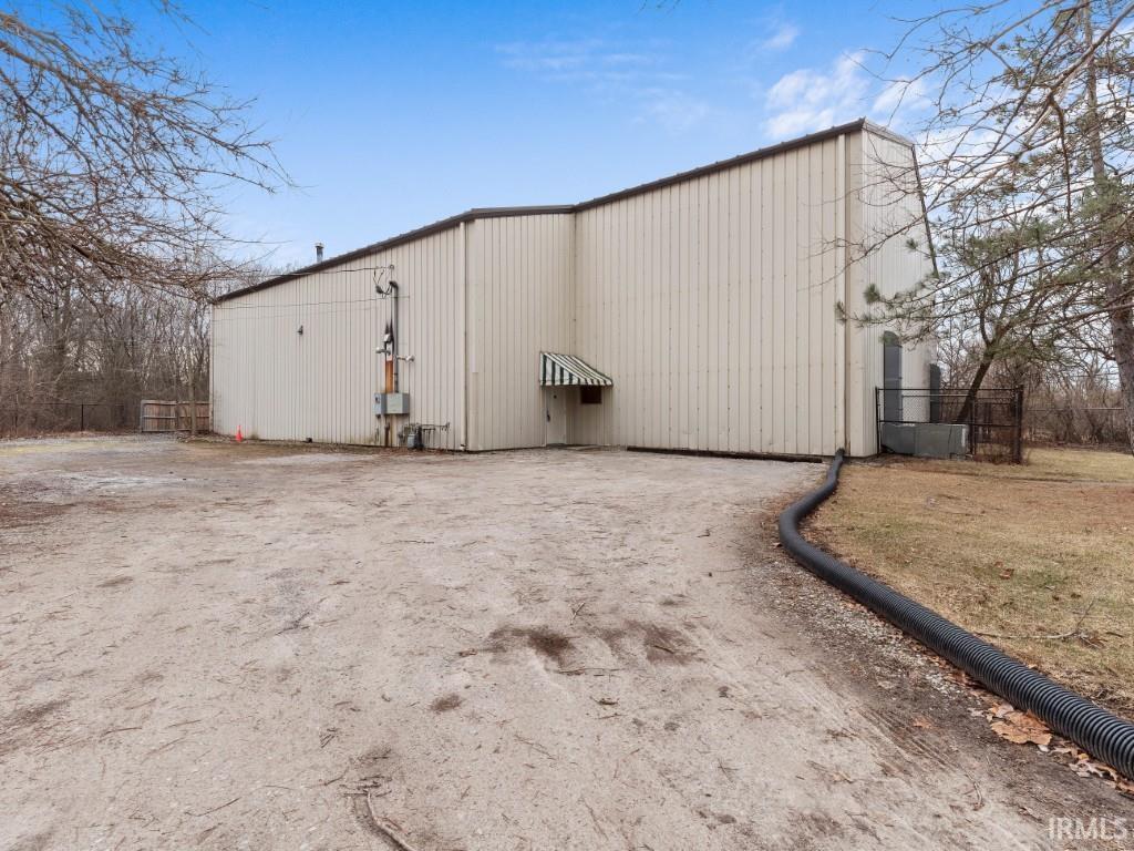 2818 1/2 Reed Road Fort Wayne, IN 46815 - Photo 5 of 33