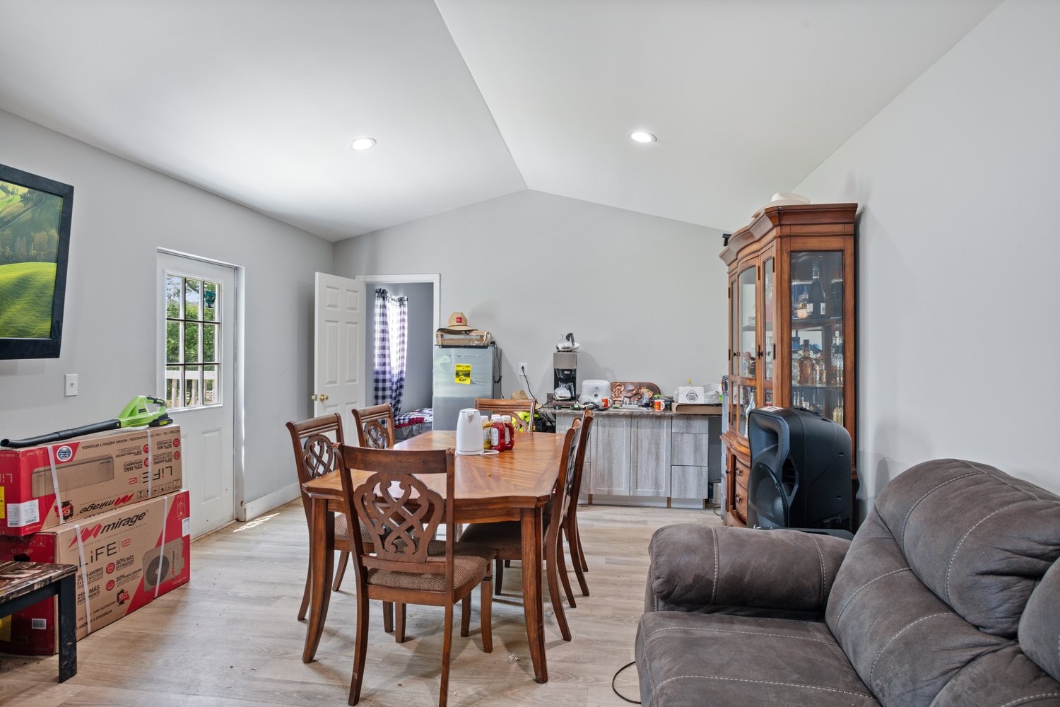 1671 Bell Road Watertown, TN 37184 - Photo 4 of 31 a dining room with furniture and window