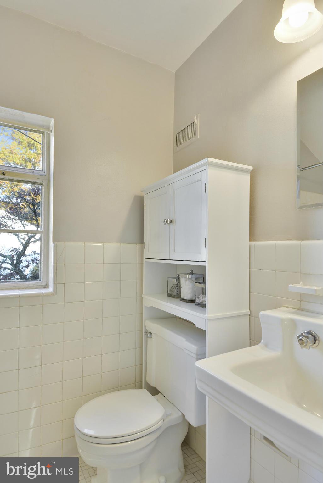 4920 Redford Road Bethesda, MD 20816 - Photo 19 of 27 Bath