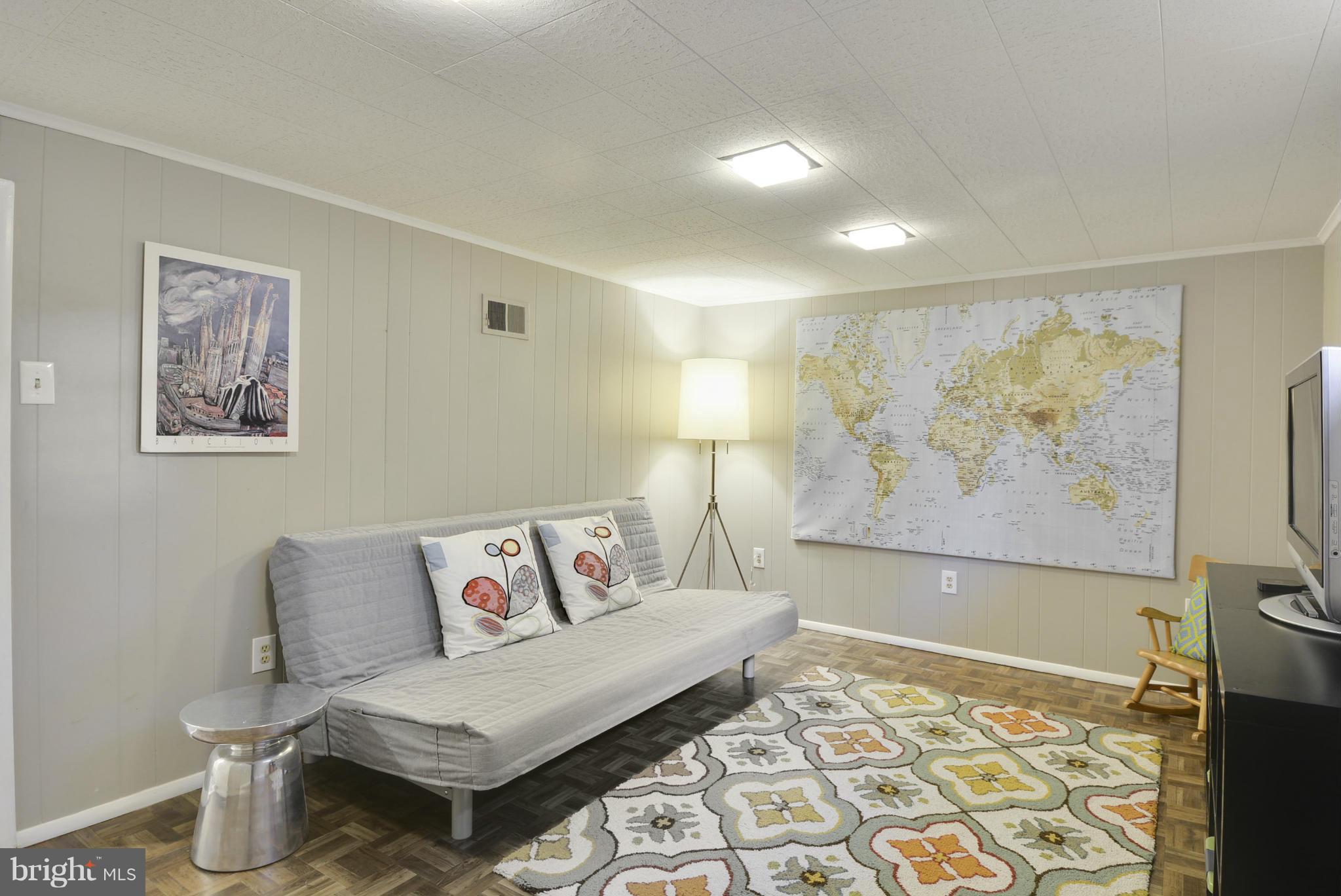 4920 Redford Road Bethesda, MD 20816 - Photo 20 of 27 Family Room