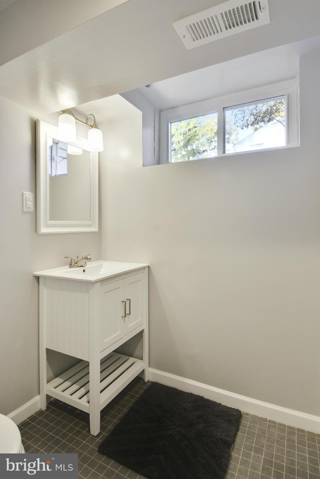 4920 Redford Road Bethesda, MD 20816 - Photo 23 of 27 Bath