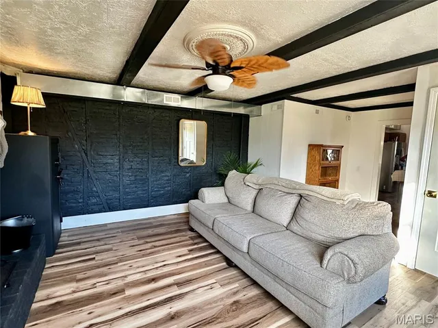 $445,000 | 3986 Hwy East, New Haven, MO 63068