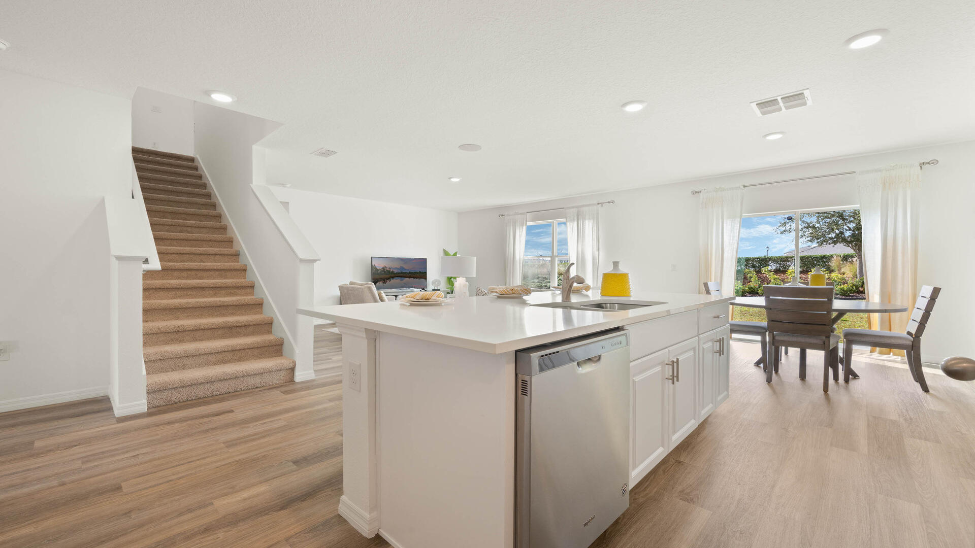 28 Country Side Way Freeport, FL 32439 - Photo 8 of 28 12Hayden_Kitchen_6