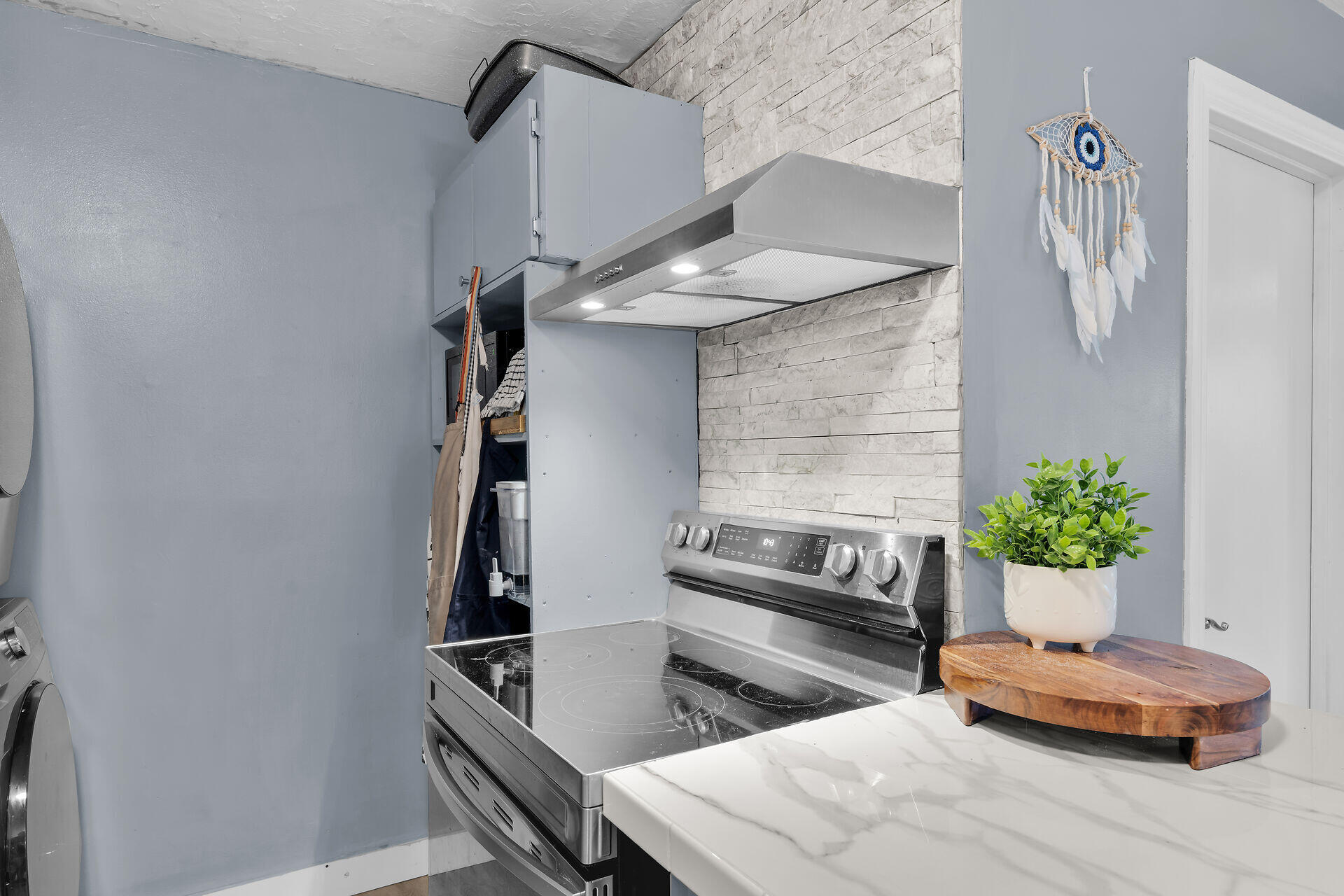 111 Stirrup Key Woods Road, Unit 2B1 Marathon, FL 33050 - Photo 15 of 36 a living room with furniture and flowers