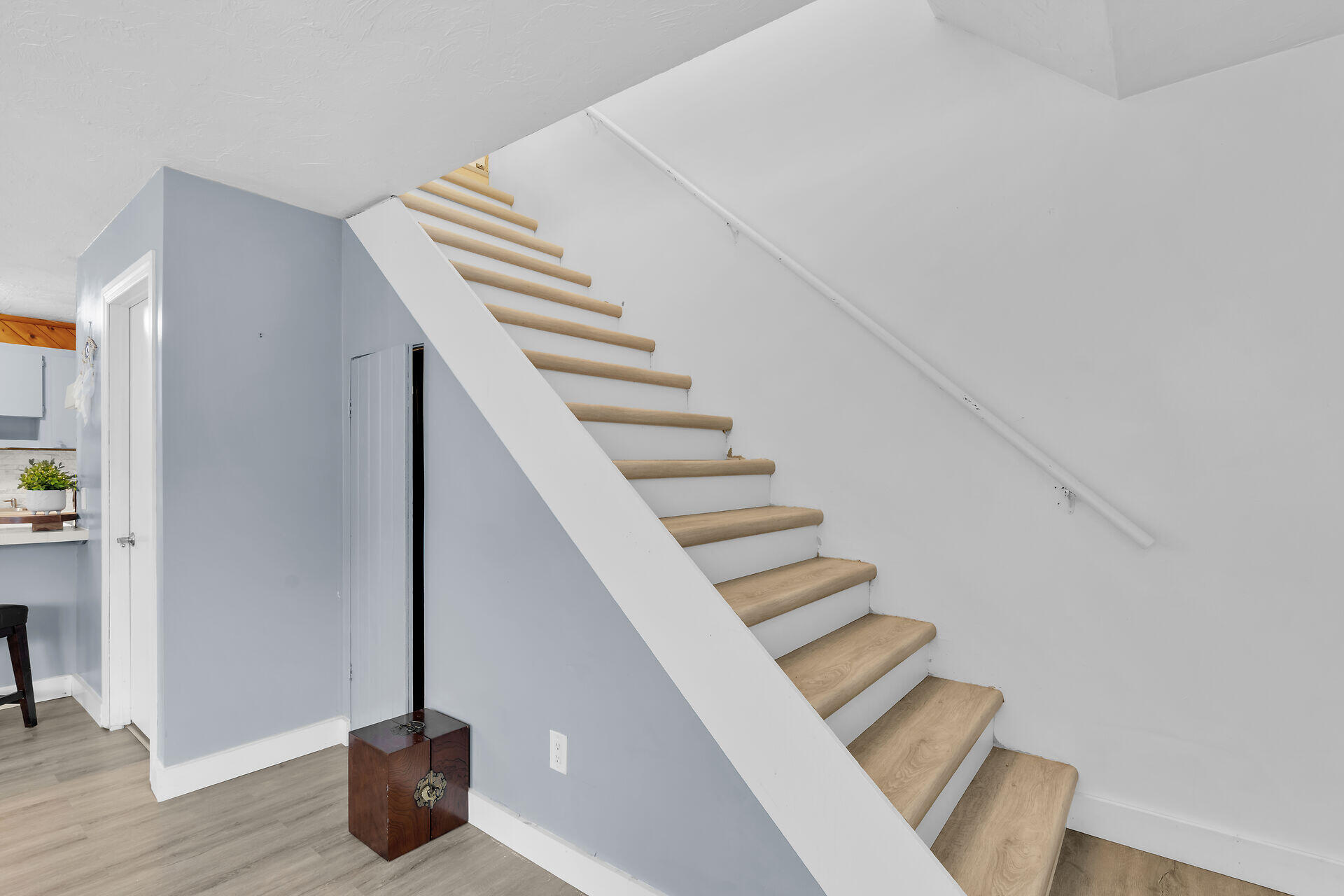 111 Stirrup Key Woods Road, Unit 2B1 Marathon, FL 33050 - Photo 18 of 36 a view of entryway and hall with wooden floor